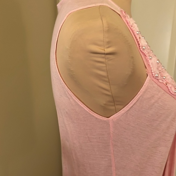 Body Central pink faux pearl embellished V-neck tunic size medium - Picture 5 of 9